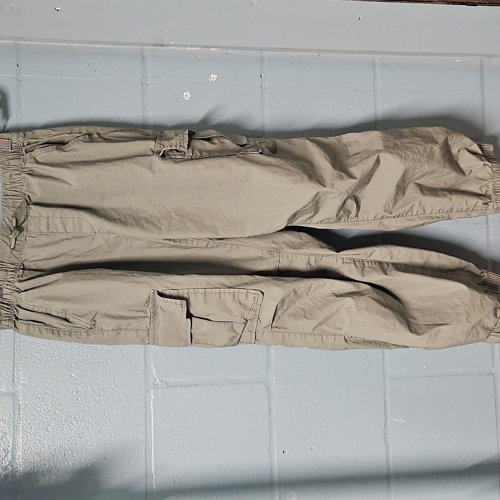GAP Kids Olive Green Cargo Pants - Picture 2 of 7